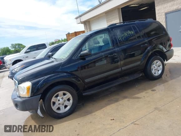 ✅ 2005 Dodge Durango SXT • VIN: 1D4HB38N45F610585 • Лот: 42282944. Опубликован ранее на IAAI с пробегом 180 446 миль. Бесплатный доступ к архиву аукционных продаж из США и подробный отчёт об истории автомобиля на DreamBid. Изображение 2.