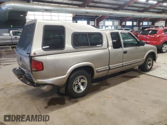 ✅ 2001 Chevrolet S-10 LS • VIN: 1GCCS19W018149449 • Лот: 83950024. Опубликован ранее на Copart с пробегом 94 150 миль. Бесплатный доступ к архиву аукционных продаж из США и подробный отчёт об истории автомобиля на DreamBid. Изображение 3.
