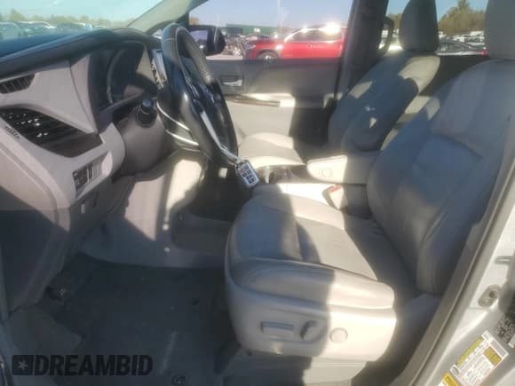 ✅ 2015 Toyota Sienna Limited Premium • VIN: 5TDDK3DCXFS111677 • Лот: 90313725. Опубликован ранее на Copart с пробегом 220 444 миль. Бесплатный доступ к архиву аукционных продаж из США и подробный отчёт об истории автомобиля на DreamBid. Изображение 7.