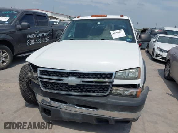 ✅ 2006 Chevrolet Silverado 2500HD LT2 • VIN: 1GCHK29U16E207166 • Lot: 42068401. Listed on IAAI with 105,646 mi. Free auction sales archive from the USA and detailed vehicle history report at DreamBid. Image 13.