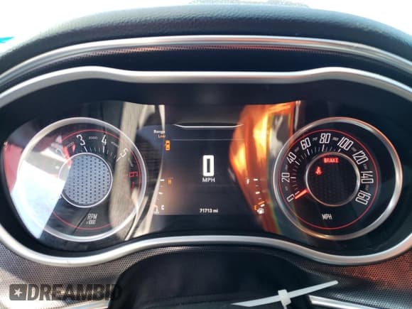 ✅ 2015 Dodge Challenger R/T Plus • VIN: 2C3CDZBT5FH851278 • Lot: 60196794. Wystawiony na Copart z przebiegiem 71 713 mil. Bezpłatny archiwum sprzedaży aukcyjnych z USA i szczegółowy raport historii pojazdu na DreamBid. Zdjęcie 9.