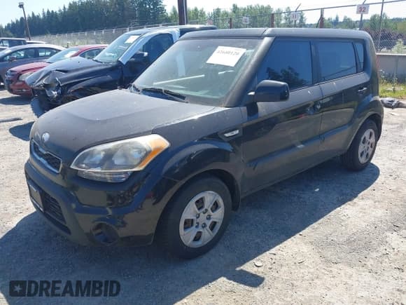 ✅ 2013 Kia Soul • VIN: KNDJT2A54D7514965 • Лот: 42680120. Опубликован ранее на IAAI с пробегом 152 363 миль. Бесплатный доступ к архиву аукционных продаж из США и подробный отчёт об истории автомобиля на DreamBid. Изображение 2.