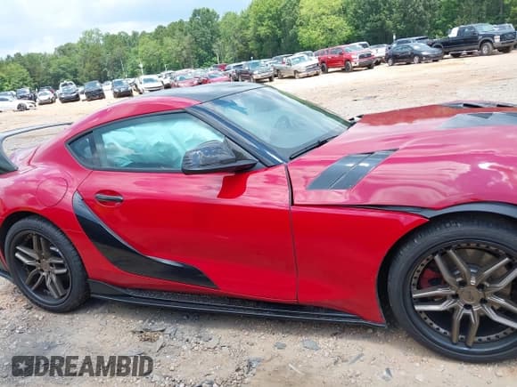 ✅ 2021 Toyota Supra 2.0 • VIN: WZ1DB2C01MW042393 • Lot: 42607542. Listed on IAAI with 17,203 mi. Free auction sales archive from the USA and detailed vehicle history report at DreamBid. Image 13.