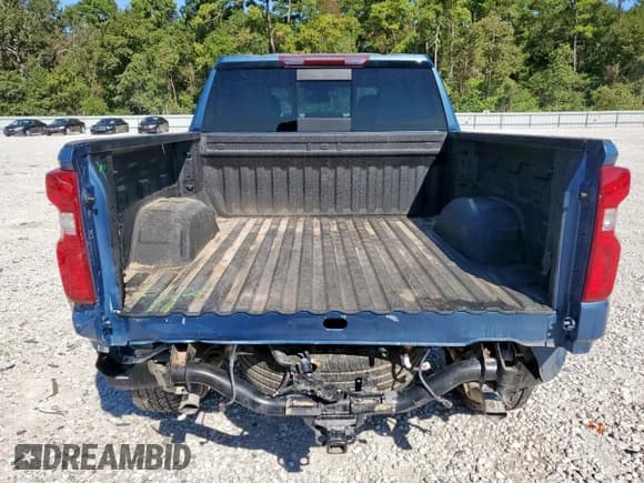✅ 2024 Chevrolet Silverado 1500 LT Trail Boss • VIN: 3GCUDFED0RG221448 • Lot: 90866555. Wystawiony na Copart z przebiegiem 61 877 mil. Bezpłatny archiwum sprzedaży aukcyjnych z USA i szczegółowy raport historii pojazdu na DreamBid. Zdjęcie 6.