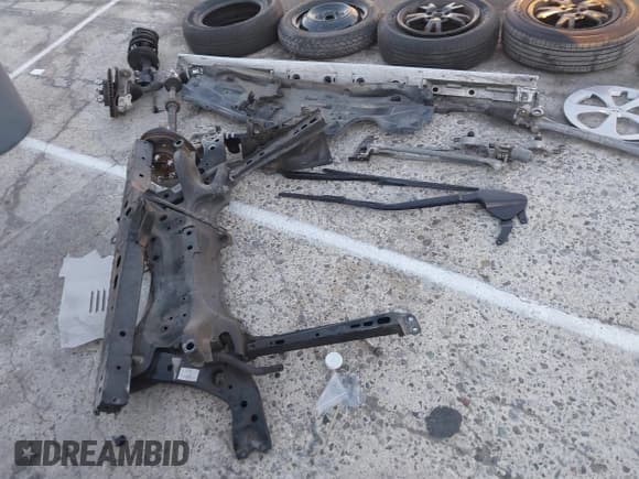 ✅ 2015 Toyota Prius Two • VIN: JTDKN3DU9F1992327 • Lot: 43778331. Wystawiony na IAAI z przebiegiem 218 119 mil. Bezpłatny archiwum sprzedaży aukcyjnych z USA i szczegółowy raport historii pojazdu na DreamBid. Zdjęcie 18.