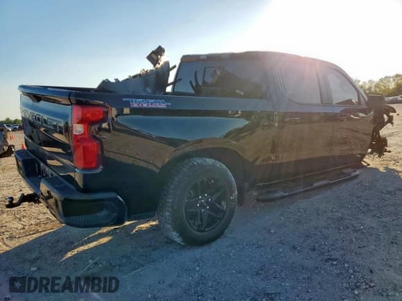 ✅ 2021 Chevrolet Silverado 1500 LT Trail Boss • VIN: 1GCPYFED0MZ222075 • Lot: 90382005. Wystawiony na Copart z przebiegiem 72 376 mil. Bezpłatny archiwum sprzedaży aukcyjnych z USA i szczegółowy raport historii pojazdu na DreamBid. Zdjęcie 3.