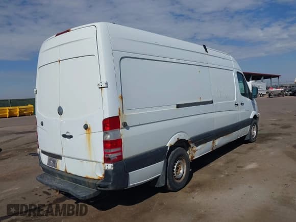 ✅ 2007 Freightliner Sprinter • VIN: WDYPE845175163519 • Lot: 43361083. Wystawiony na IAAI z przebiegiem Nie podano. Bezpłatny archiwum sprzedaży aukcyjnych z USA i szczegółowy raport historii pojazdu na DreamBid. Zdjęcie 4.