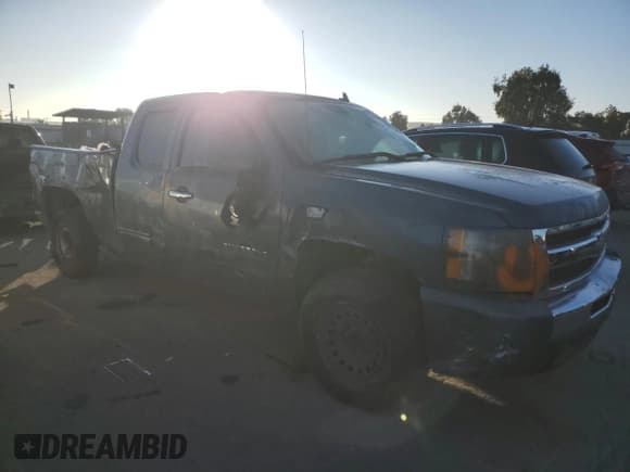 ✅ 2010 Chevrolet Silverado 1500 LT • VIN: 1GCSCSEA3AZ264260 • Lot: 89023005. Wystawiony na Copart z przebiegiem 90 615 mil. Bezpłatny archiwum sprzedaży aukcyjnych z USA i szczegółowy raport historii pojazdu na DreamBid. Zdjęcie 4.