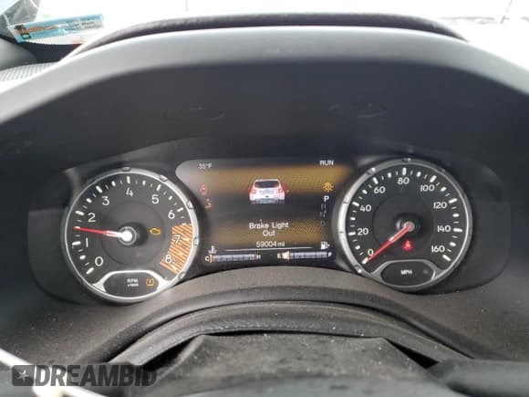 ✅ 2021 Jeep Renegade Latitude • VIN: ZACNJDBB5MPM34811 • Lot: 91318725. Wystawiony na Copart z przebiegiem 59 004 mil. Bezpłatny archiwum sprzedaży aukcyjnych z USA i szczegółowy raport historii pojazdu na DreamBid. Zdjęcie 9.