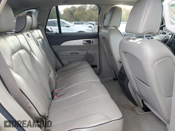 ✅ 2011 Lincoln MKX • VIN: 2LMDJ6JK2BBJ31854 • Lot: 89871975. Listed on Copart with 171,396 mi. Free auction sales archive from the USA and detailed vehicle history report at DreamBid. Image 11.