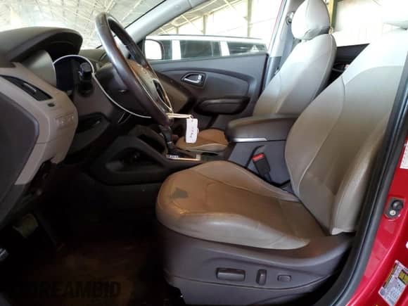 2015 Hyundai Tucson SE z VIN KM8JU3AG3FU117302, wystawiony jako Copart lot #74032084 z przebiegiem 126 172 mil mil oraz Czysty tytuł • Clean title. Historia ofert i sprzedaży dostępna na DreamBid. Obrazek 7.