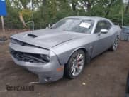 ✅ 2016 Dodge Challenger SRT 392 • VIN: 2C3CDZDJ2GH125200 • Lot: 43400862. Wystawiony na IAAI z przebiegiem 56 605 mil. Bezpłatny archiwum sprzedaży aukcyjnych z USA i szczegółowy raport historii pojazdu na DreamBid. Zdjęcie 16.