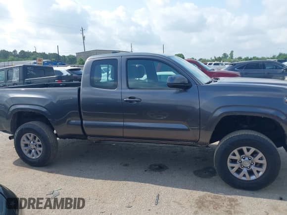 ✅ 2016 Toyota Tacoma SR • VIN: 5TFRX5GN7GX073756 • Lot: 42169580. Wystawiony na IAAI z przebiegiem 116 102 mil. Bezpłatny archiwum sprzedaży aukcyjnych z USA i szczegółowy raport historii pojazdu na DreamBid. Zdjęcie 13.