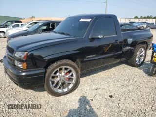 2003 Chevrolet Silverado 1500 LS z VIN 1GCEK14T83Z290336, wystawiony jako Copart lot #75408964 z przebiegiem 149 730 mil mil oraz Szkoda całkowita • Salvage title. Historia ofert i sprzedaży dostępna na DreamBid. Obrazek 1.