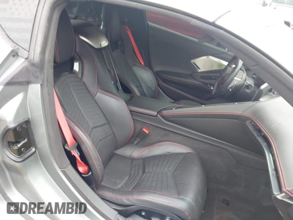 ✅ 2022 Chevrolet Corvette 3LT • VIN: 1G1YC2D47N5104751 • Lot: 42411293. Wystawiony na IAAI z przebiegiem 14 123 mil. Bezpłatny archiwum sprzedaży aukcyjnych z USA i szczegółowy raport historii pojazdu na DreamBid. Zdjęcie 8.