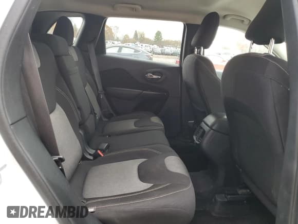 ✅ 2016 Jeep Cherokee Sport • VIN: 1C4PJMAS1GW267299 • Лот: 90825255. Опубликован ранее на Copart с пробегом 130 315 миль. Бесплатный доступ к архиву аукционных продаж из США и подробный отчёт об истории автомобиля на DreamBid. Изображение 11.