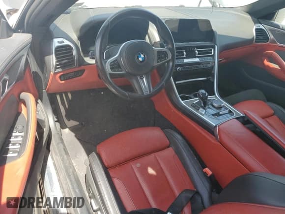 ✅ 2020 BMW 8 Series 840i • VIN: WBADZ4C01LCD49634 • Lot: 49880105. Wystawiony na Copart z przebiegiem Nie podano. Bezpłatny archiwum sprzedaży aukcyjnych z USA i szczegółowy raport historii pojazdu na DreamBid. Zdjęcie 8.