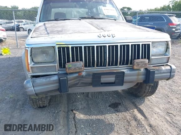 ✅ 1991 Jeep Cherokee • VIN: 1J4FJ58S3ML569630 • Lot: 43017998. Listed on IAAI with 168,528 mi. Free auction sales archive from the USA and detailed vehicle history report at DreamBid. Image 15.