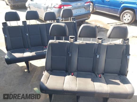 ✅ 2015 Mercedes-Benz Sprinter Passenger • VIN: WDZPE7CCXFP165018 • Lot: 43595141. Wystawiony na IAAI z przebiegiem 84 066 mil. Bezpłatny archiwum sprzedaży aukcyjnych z USA i szczegółowy raport historii pojazdu na DreamBid. Zdjęcie 12.