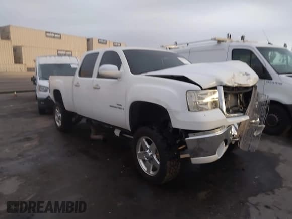 ✅ 2008 GMC Sierra 2500HD SLE1 • VIN: 1GTHK23688F100784 • Lot: 43618159. Wystawiony na IAAI z przebiegiem 310 303 mil. Bezpłatny archiwum sprzedaży aukcyjnych z USA i szczegółowy raport historii pojazdu na DreamBid. Zdjęcie 1.