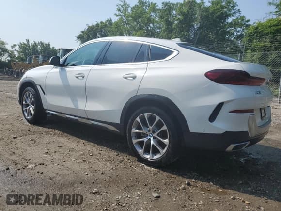 ✅ 2022 BMW X6 xDrive40i • VIN: 5UXCY6C0XN9L61838 • Лот: 42558543. Опубликован ранее на Copart с пробегом 1 933 миль. Бесплатный доступ к архиву аукционных продаж из США и подробный отчёт об истории автомобиля на DreamBid. Изображение 2.