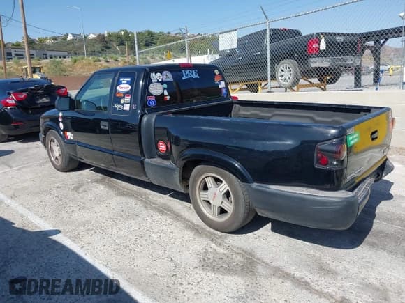 ✅ 2000 GMC Sonoma SLS • VIN: 1GTCS19W6Y8205940 • Lot: 42510341. Listed on IAAI with 163,942 mi. Free auction sales archive from the USA and detailed vehicle history report at DreamBid. Image 14.
