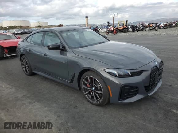 ✅ 2025 BMW i4 M50 • VIN: WBY33HD03SFV48909 • Lot: 92946215. Wystawiony na Copart z przebiegiem 2 028 mil. Bezpłatny archiwum sprzedaży aukcyjnych z USA i szczegółowy raport historii pojazdu na DreamBid. Zdjęcie 4.