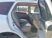 ✅ 2007 Hyundai Santa Fe SE • VIN: 5NMSH73E47H033661 • Lot: 43877668. Listed on IAAI with 152,277 mi. Free auction sales archive from the USA and detailed vehicle history report at DreamBid. Image 8.