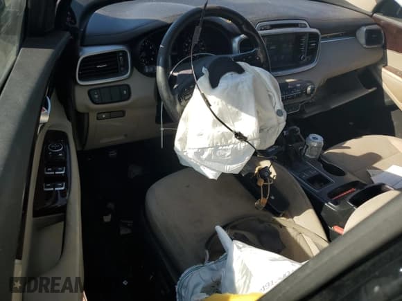 ✅ 2017 Kia Sorento LX • VIN: 5XYPG4A39HG263412 • Лот: 82470955. Опубликован ранее на Copart с пробегом 136 840 миль. Бесплатный доступ к архиву аукционных продаж из США и подробный отчёт об истории автомобиля на DreamBid. Изображение 8.