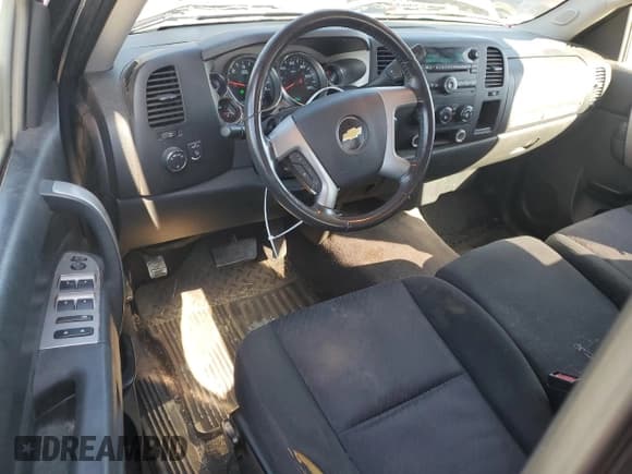 ✅ 2010 Chevrolet Silverado 1500 LT • VIN: 1GCSKSE38AZ240590 • Lot: 90363795. Wystawiony na Copart z przebiegiem 165 142 mil. Bezpłatny archiwum sprzedaży aukcyjnych z USA i szczegółowy raport historii pojazdu na DreamBid. Zdjęcie 8.