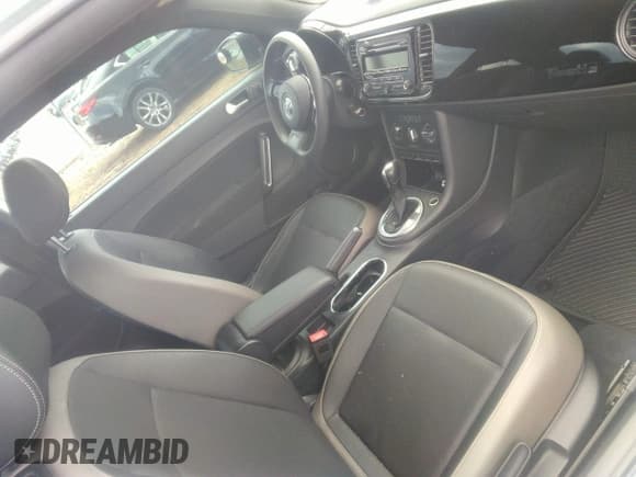 ✅ 2015 Volkswagen Beetle Fleet Edition • VIN: 3VWF17AT5FM605398 • Lot: 42695060. Listed on IAAI with 116,199 mi. Free auction sales archive from the USA and detailed vehicle history report at DreamBid. Image 5.