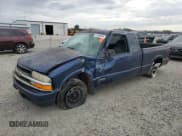 ✅ 2001 Chevrolet S-10 LS • VIN: 1GCCS19W418106801 • Лот: 81539934. Опубликован ранее на Copart с пробегом 277 217 миль. Бесплатный доступ к архиву аукционных продаж из США и подробный отчёт об истории автомобиля на DreamBid. Изображение 1.