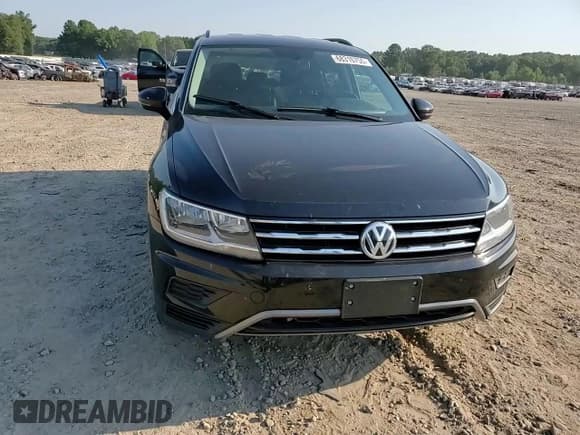 ✅ 2018 Volkswagen Tiguan SEL • VIN: 3VV3B7AX9JM071256 • Lot: 68310755. Listed on Copart with 96,429 mi. Free auction sales archive from the USA and detailed vehicle history report at DreamBid. Image 13.