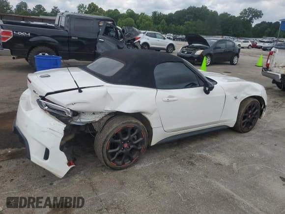 ✅ 2018 FIAT 124 Spider Abarth • VIN: JC1NFAEK5J0134540 • Лот: 58321195. Опубликован ранее на Copart с пробегом 83 764 миль. Бесплатный доступ к архиву аукционных продаж из США и подробный отчёт об истории автомобиля на DreamBid. Изображение 3.