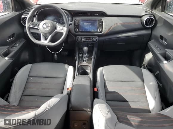 ✅ 2022 Nissan Kicks SR • VIN: 3N1CP5DV8NL520925 • Лот: 52359715. Опубликован ранее на Copart с пробегом 29 817 миль. Бесплатный доступ к архиву аукционных продаж из США и подробный отчёт об истории автомобиля на DreamBid. Изображение 8.