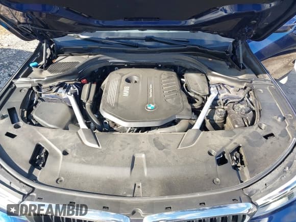 ✅ 2019 BMW 6 Series 640i xDrive • VIN: WBAJV6C52KBK08272 • Lot: 43794736. Wystawiony na IAAI z przebiegiem 51 710 mil. Bezpłatny archiwum sprzedaży aukcyjnych z USA i szczegółowy raport historii pojazdu na DreamBid. Zdjęcie 10.