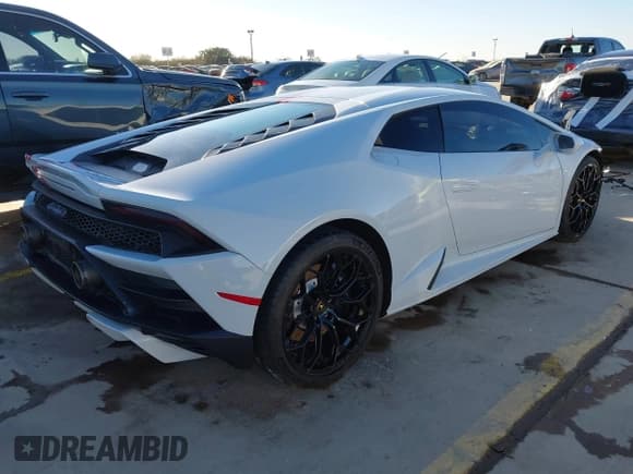 ✅ 2021 Lamborghini Huracan • VIN: ZHWUF5ZF7MLA16358 • Lot: 41407639. Listed on IAAI with 20,980 mi. Free auction sales archive from the USA and detailed vehicle history report at DreamBid. Image 4.