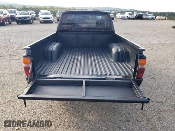 ✅ 1988 Toyota Pickup • VIN: JT4RN50R8J5153864 • Lot: 62427745. Listed on Copart with 216,035 mi. Free auction sales archive from the USA and detailed vehicle history report at DreamBid. Image 10.