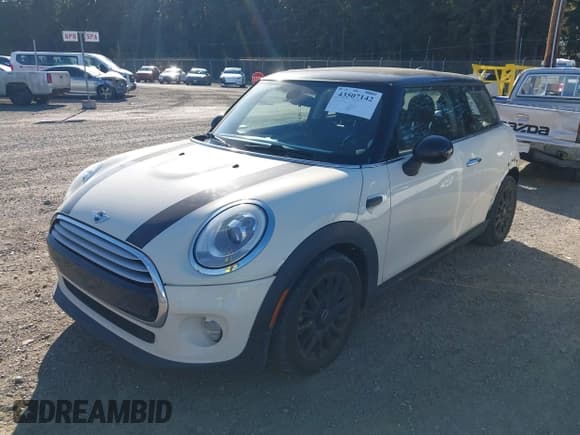 ✅ 2015 MINI Hardtop • VIN: WMWXM5C56FT942288 • Лот: 43507142. Опубликован ранее на IAAI с пробегом 128 051 миль. Бесплатный доступ к архиву аукционных продаж из США и подробный отчёт об истории автомобиля на DreamBid. Изображение 18.