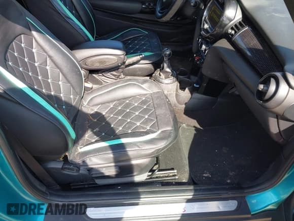 ✅ 2016 MINI Convertible S • VIN: WMWWG9C53G3A92523 • Lot: 42245431. Wystawiony na IAAI z przebiegiem 134 093 mil. Bezpłatny archiwum sprzedaży aukcyjnych z USA i szczegółowy raport historii pojazdu na DreamBid. Zdjęcie 5.