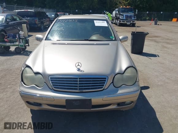 ✅ 2002 Mercedes-Benz C 230/260/280/320 • VIN: WDBRF64J42F195787 • Lot: 43112405. Wystawiony na IAAI z przebiegiem 166 266 mil. Bezpłatny archiwum sprzedaży aukcyjnych z USA i szczegółowy raport historii pojazdu na DreamBid. Zdjęcie 12.