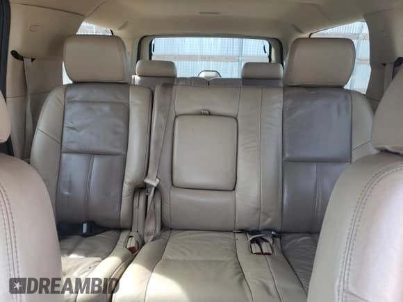 ✅ 2011 Chevrolet Suburban LS • VIN: 1GNSKHE30BR154492 • Lot: 62687985. Listed on Copart with 241,950 mi. Free auction sales archive from the USA and detailed vehicle history report at DreamBid. Image 10.