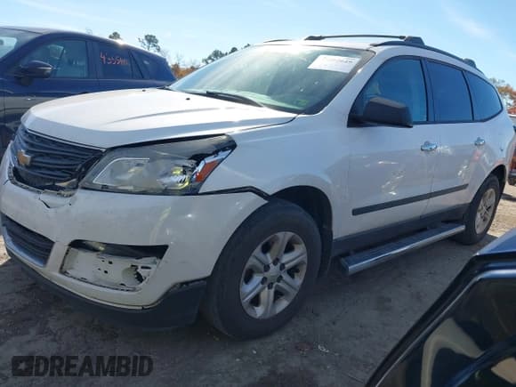 ✅ 2016 Chevrolet Traverse LS • VIN: 1GNKRFED4GJ271801 • Lot: 43582649. Wystawiony na IAAI z przebiegiem 249 001 mil. Bezpłatny archiwum sprzedaży aukcyjnych z USA i szczegółowy raport historii pojazdu na DreamBid. Zdjęcie 2.