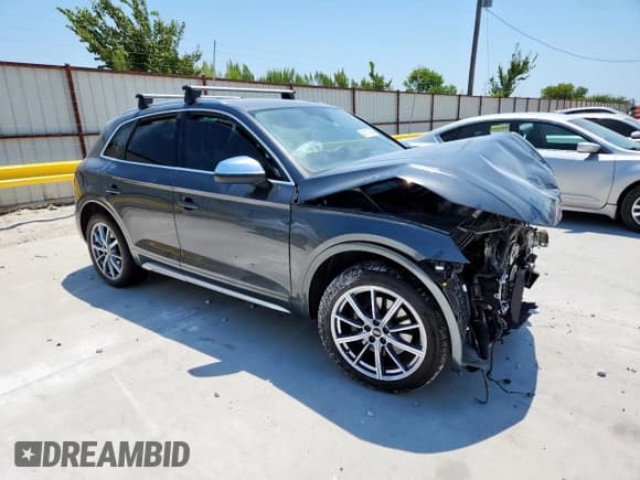 ✅ 2022 Audi SQ5 Premium • VIN: WA1A4AFY2N2103115 • Lot: 68171305. Wystawiony na Copart z przebiegiem Nie podano. Bezpłatny archiwum sprzedaży aukcyjnych z USA i szczegółowy raport historii pojazdu na DreamBid. Zdjęcie 4.
