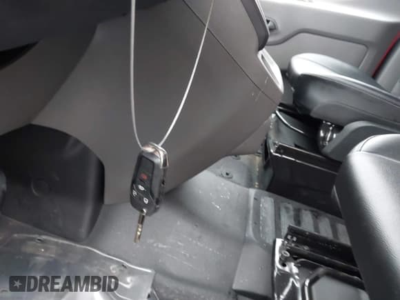 ✅ 2023 Ford Transit Cargo • VIN: 1FTYE1Y88PKB92609 • Lot: 41404513. Wystawiony na IAAI z przebiegiem 12 891 mil. Bezpłatny archiwum sprzedaży aukcyjnych z USA i szczegółowy raport historii pojazdu na DreamBid. Zdjęcie 11.