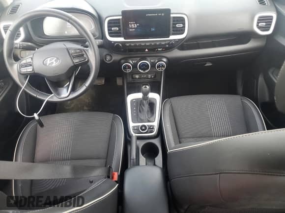 ✅ 2024 Hyundai Venue SEL • VIN: KMHRC8A39RU289113 • Lot: 86125385. Wystawiony na Copart z przebiegiem 19 316 mil. Bezpłatny archiwum sprzedaży aukcyjnych z USA i szczegółowy raport historii pojazdu na DreamBid. Zdjęcie 8.