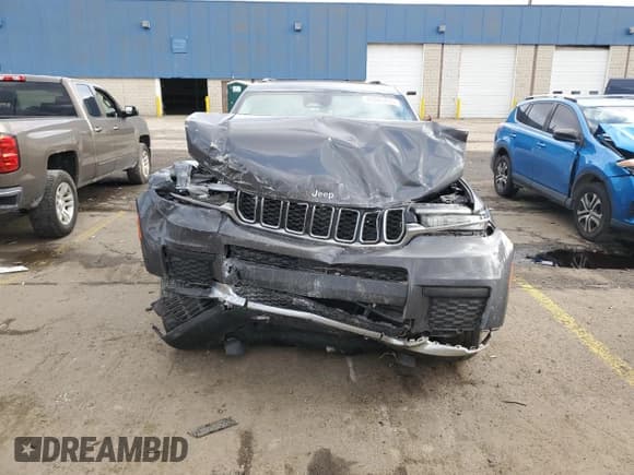 ✅ 2022 Jeep Grand Cherokee Laredo • VIN: 1C4RJKAG0N8606757 • Lot: 82643415. Listed on Copart with 108,772 mi. Free auction sales archive from the USA and detailed vehicle history report at DreamBid. Image 5.