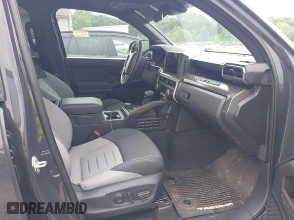 ✅ 2024 Toyota Tacoma TRD Sport Hybrid • VIN: 3TYLC5LN5RT004262 • Лот: 42452362. Опубликован ранее на IAAI с пробегом 3 683 миль. Бесплатный доступ к архиву аукционных продаж из США и подробный отчёт об истории автомобиля на DreamBid. Изображение 5.