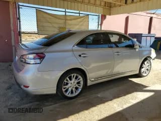 ✅ 2010 Lexus HS 250h • VIN: JTHBB1BA1A2038095 • Лот: 77480664. Опубликован ранее на Copart с пробегом 128 977 миль. Бесплатный доступ к архиву аукционных продаж из США и подробный отчёт об истории автомобиля на DreamBid. Изображение 3.