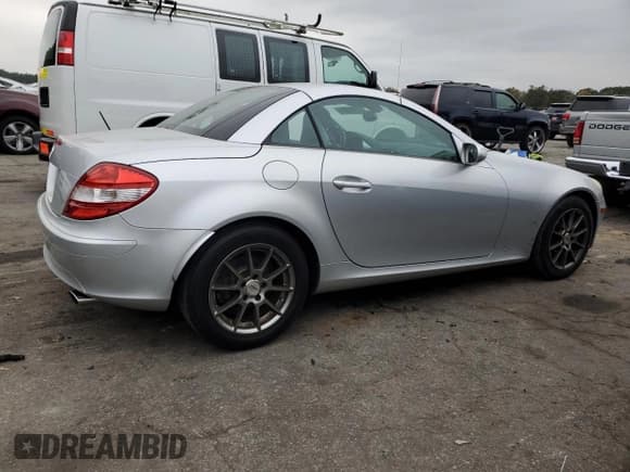✅ 2006 Mercedes-Benz SLK 280 • VIN: WDBWK54FX6F093646 • Лот: 78788024. Опубликован ранее на Copart с пробегом 102 144 миль. Бесплатный доступ к архиву аукционных продаж из США и подробный отчёт об истории автомобиля на DreamBid. Изображение 3.